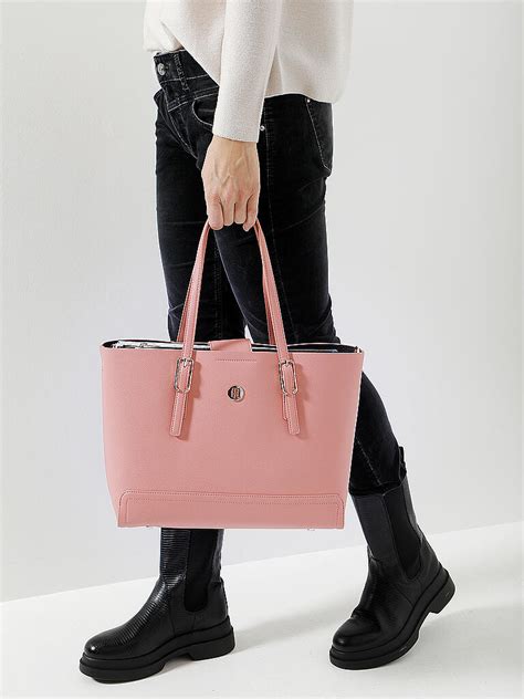 tommy hilfiger tasche schwarz pink|tommy hilfiger pink jacket.